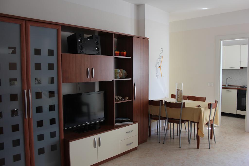 Blumen Bad Beach Apartment Metaponto Ruang foto
