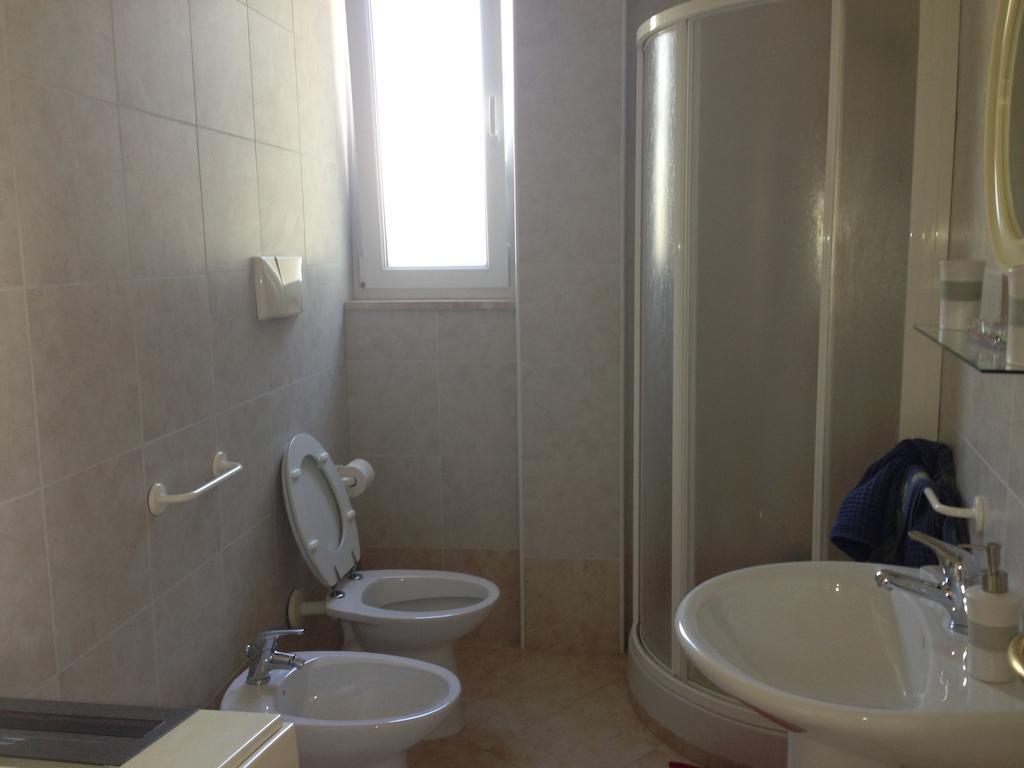 Blumen Bad Beach Apartment Metaponto Ruang foto