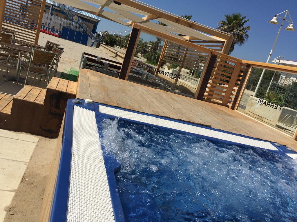 Blumen Bad Beach Apartment Metaponto Bagian luar foto
